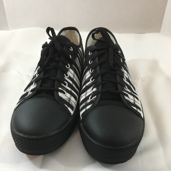 Piano key low top shoes. Like new condition. US10(E41) - Picture 3 of 13